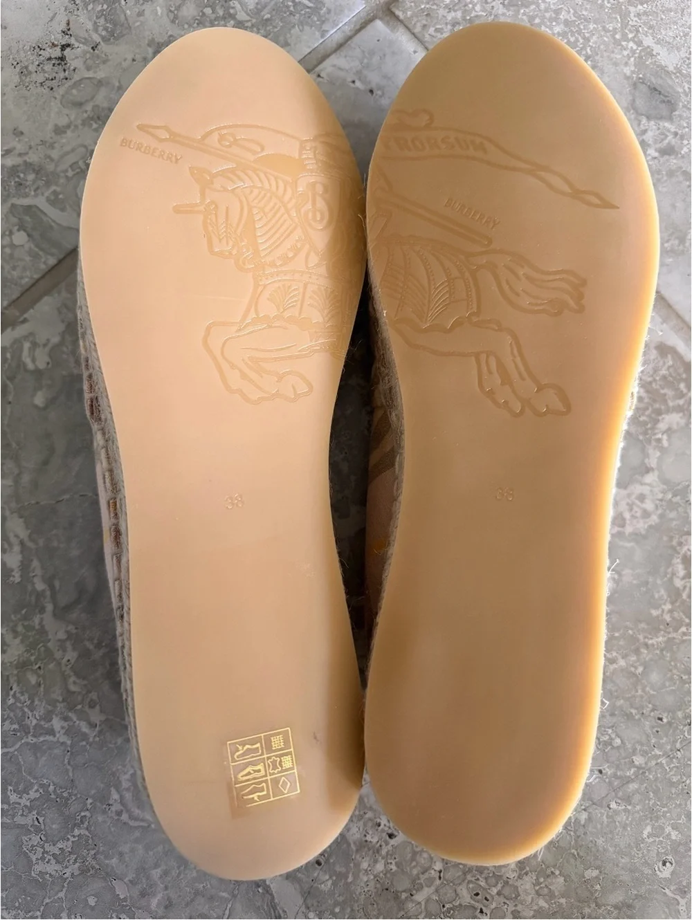Burberry Mews Check Espadrille Flats Plaid SlipOn, Teacup IP Check, Size 38, NWT